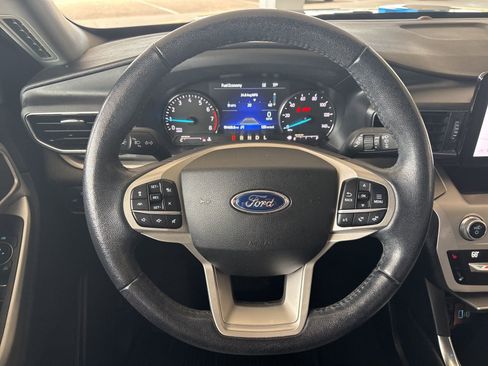 Used 2021 Ford Explorer XLT w/ Equipment Group 202A RWD image 29