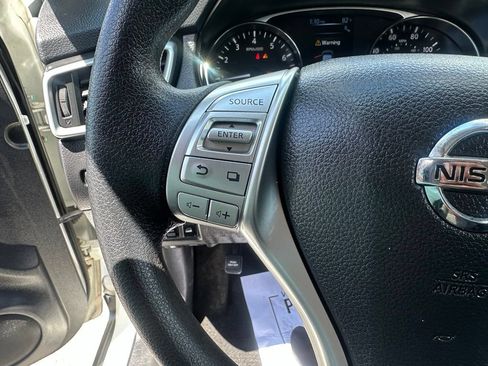 Used 2016 Nissan Rogue SV w/ SV Premium Package AWD/4WD image 25