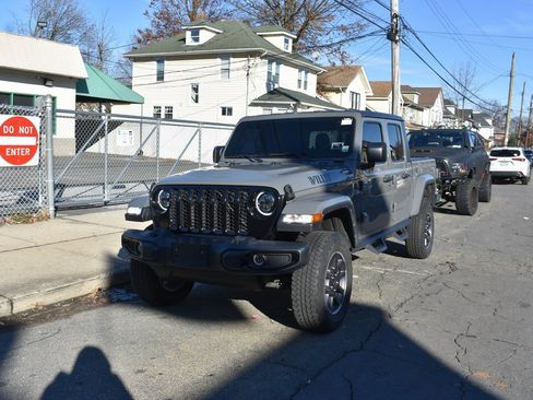 Used 2022 Jeep Gladiator Willys image 3