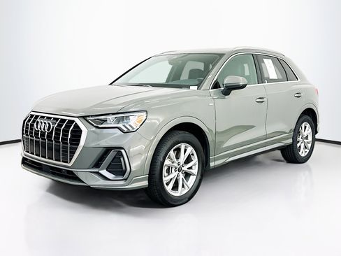 Used 2023 Audi Q3 2.0T Premium Plus w/ Premium Plus Package image 3