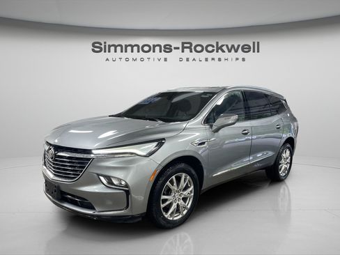 Used 2023 Buick Enclave Essence w/ Experience Buick Package AWD/4WD image 1
