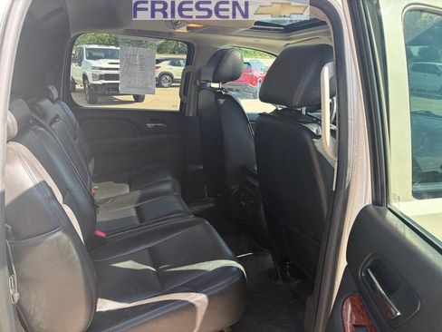 Used 2013 Chevrolet Avalanche LTZ AWD/4WD image 20