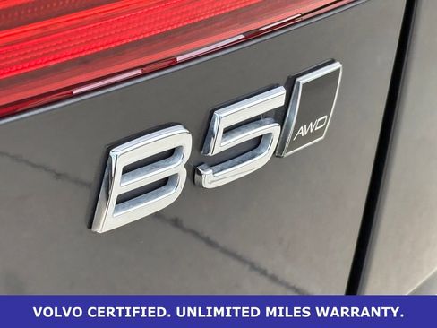 Certified 2024 Volvo XC60 B5 Plus w/ Protection Package Premier AWD/4WD image 11