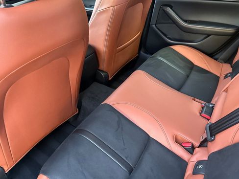 Certified 2025 MAZDA MAZDA3 Carbon image 14