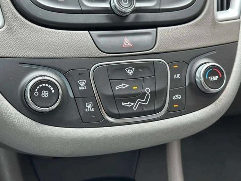 Used 2019 Chevrolet Malibu LS image 36