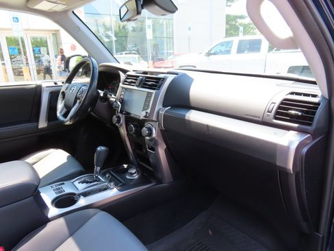 Used 2024 Toyota 4Runner SR5 Premium w/ Moonroof Package AWD/4WD image 18