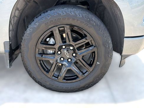 Used 2024 Chevrolet Silverado 1500 Custom w/ Turbomax Blackout Package RWD image 13