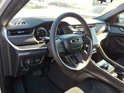 New 2025 Jeep Grand Cherokee L Laredo w/ Luxury Tech Group I image 9