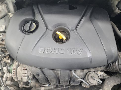 Used 2014 Hyundai Elantra SE w/ Option Group 02 FWD image 30