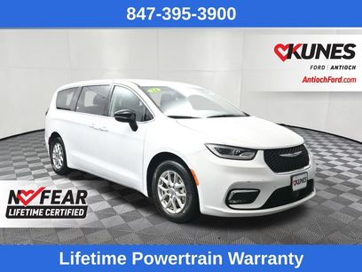 Used 2024 Chrysler Pacifica Touring-L