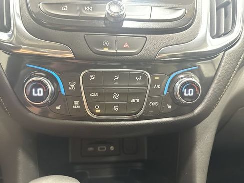 Used 2023 Chevrolet Equinox Premier FWD image 23