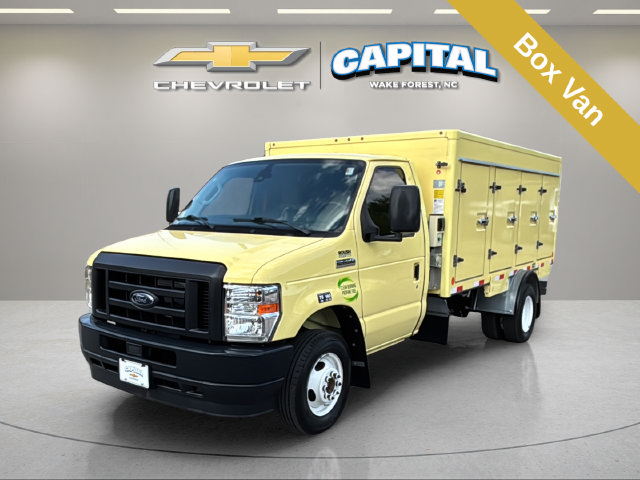 Used 2022 Ford E-450 and Econoline 450 Super Duty RWD image 2
