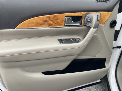 Used 2011 Lincoln MKX 2WD w/ 102A Rapid Spec Order Code image 14