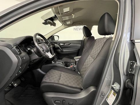 Used 2019 Nissan Rogue Sport SV w/ All-Weather Package image 17