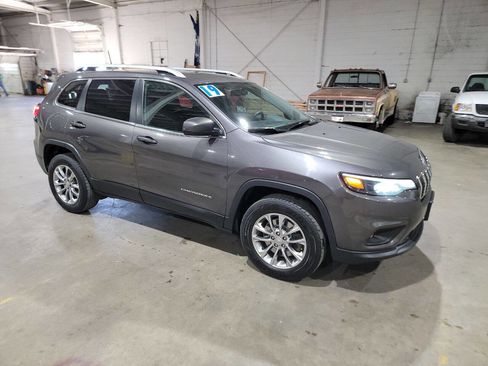 Used 2019 Jeep Cherokee Latitude Plus w/ Cold Weather Group image 18