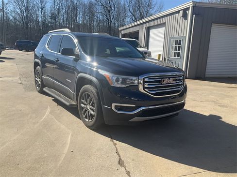 Used 2017 GMC Acadia SLT image 3