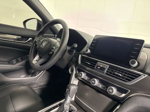 Used 2021 Honda Accord Sport image 9