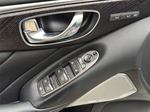 Used 2022 INFINITI Q50 Sensory image 9