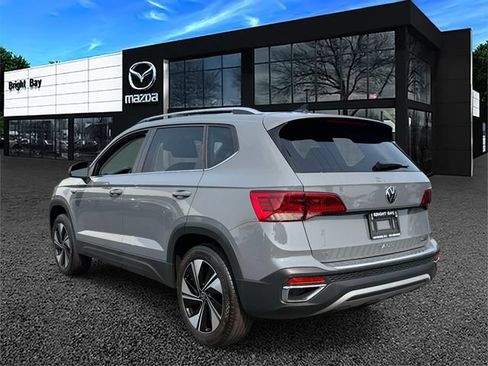 Used 2023 Volkswagen Taos SE AWD/4WD image 4