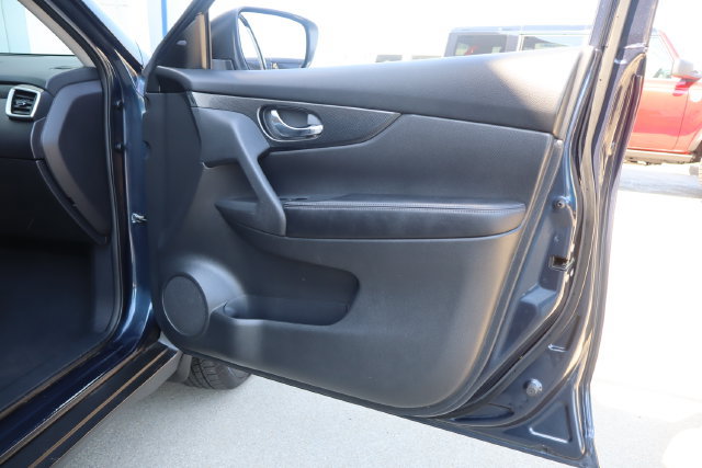 Used 2016 Nissan Rogue SL w/ SL Premium Package AWD/4WD image 35