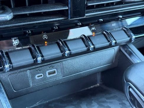 Used 2023 GMC Canyon Elevation w/ Convenience Package image 25