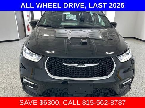 New 2025 Chrysler Pacifica Select image 29