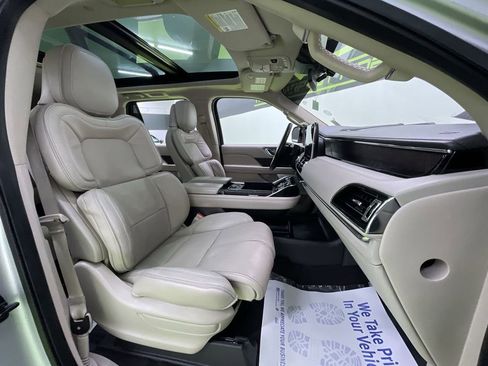 Used 2018 Lincoln Navigator L Reserve w/ Technology Package image 31