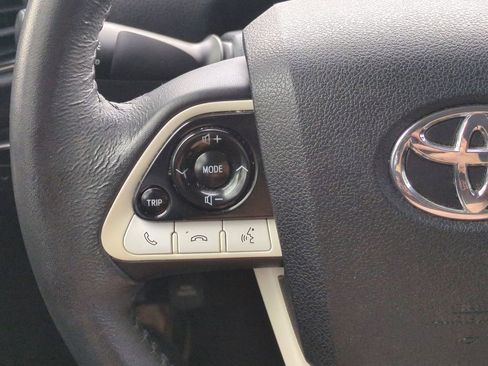 Certified 2016 Toyota Prius Three image 23