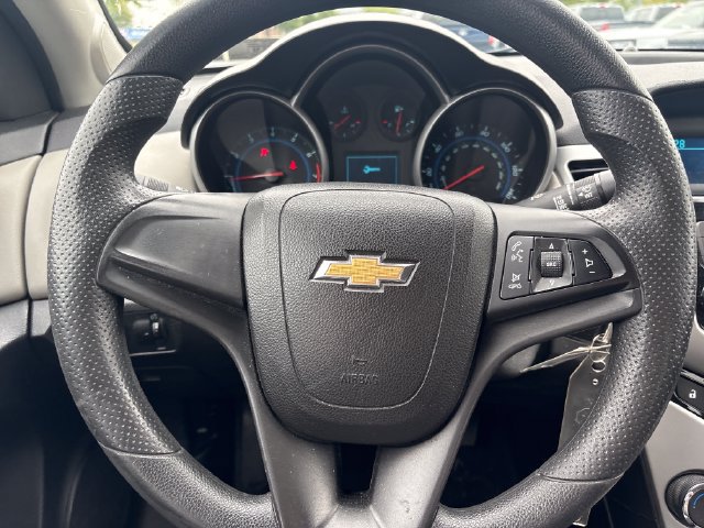 Used 2014 Chevrolet Cruze LS FWD image 15