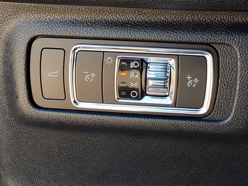 Used 2022 Lincoln Corsair Reserve AWD/4WD image 17