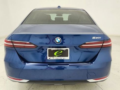 Used 2026 BMW 530i image 5