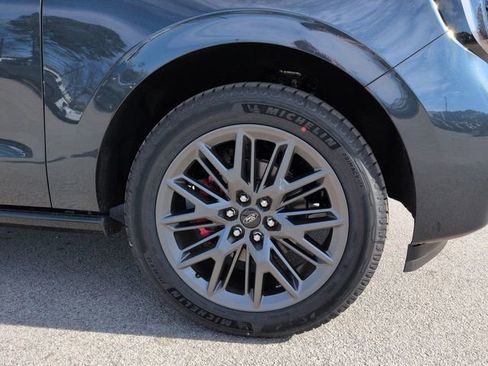 New 2025 Ford Expedition Platinum w/ Stealth Performance Package image 10