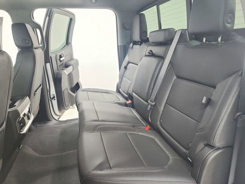 Used 2021 Chevrolet Silverado 1500 LTZ AWD/4WD image 36
