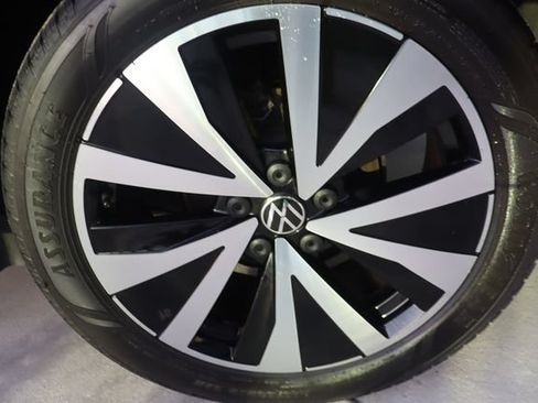 Used 2022 Volkswagen Taos SE FWD image 41