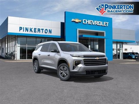 New 2026 Chevrolet Traverse LT w/ Driver Confidence Package AWD/4WD image 2