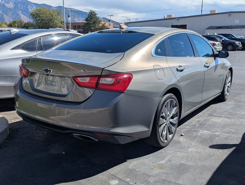 Used 2017 Chevrolet Malibu Premier w/ Premier Sun and Wheel Package FWD image 8