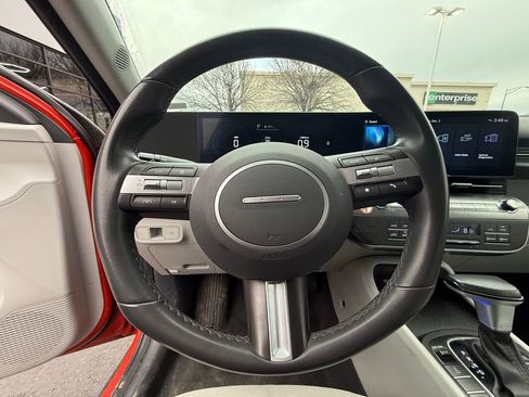 Used 2024 Hyundai Kona SEL image 14