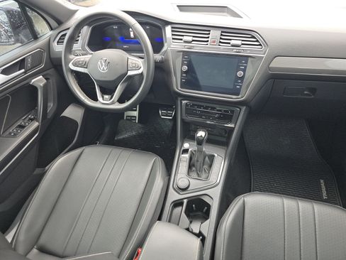 Certified 2023 Volkswagen Tiguan SE R-Line AWD/4WD image 20