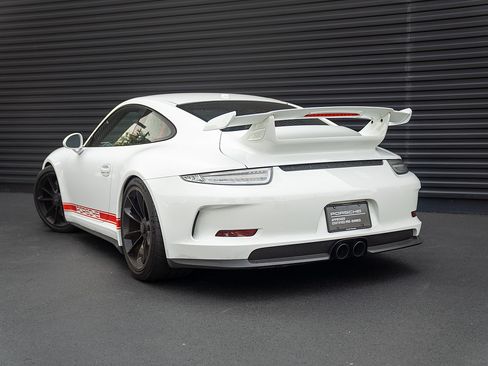 Certified 2015 Porsche 911 GT3 RWD image 3