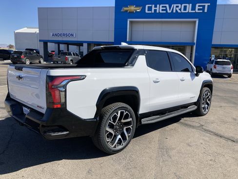 New 2025 Chevrolet Silverado EV RST image 7