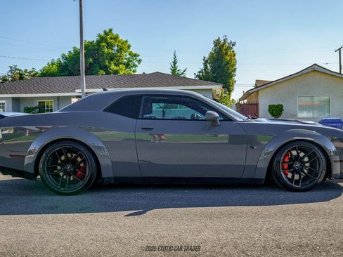 Used 2018 Dodge Challenger SRT Hellcat image 9