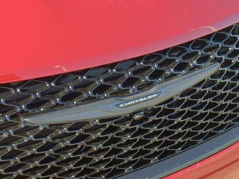 New 2026 Chrysler Pacifica Limited w/ S Appearance Package image 13