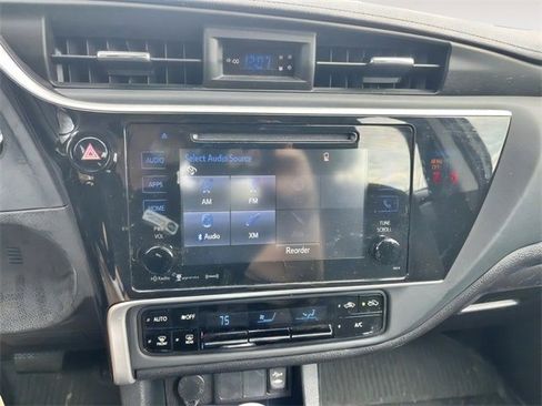 Used 2018 Toyota Corolla LE w/ LE Premium Package w/Moonroof image 18