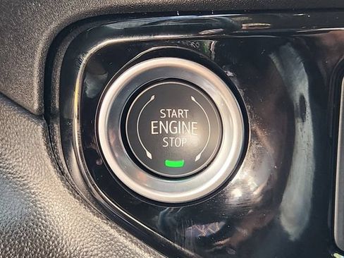 Used 2025 Chevrolet Silverado 1500 LT AWD/4WD image 20