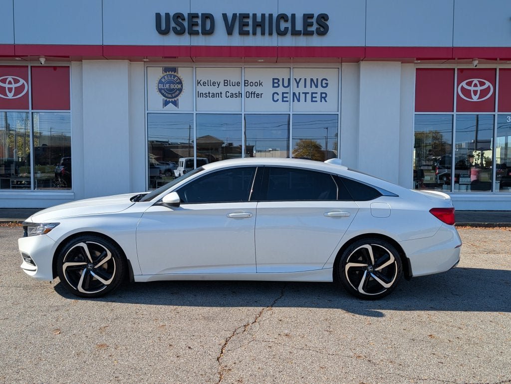 Used 2018 Honda Accord Sport image 5