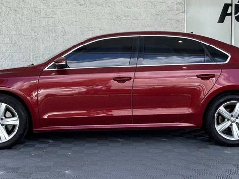 Used 2015 Volkswagen Passat 1.8T Limited Edition image 6