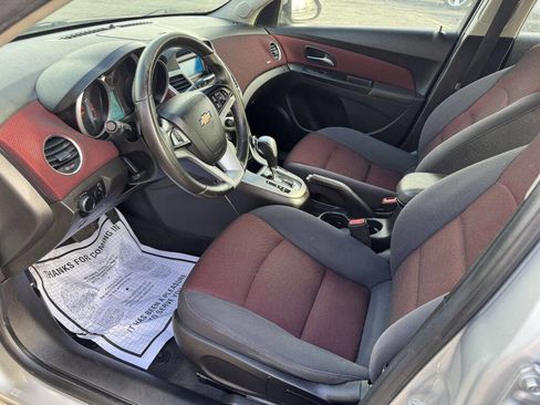 Used 2014 Chevrolet Cruze LT image 8