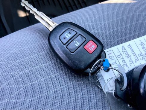 Used 2019 Toyota Tacoma SR w/ SR Convenience Package RWD image 11