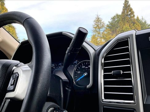 Used 2017 Ford F350 Lariat w/ Tow Technology Bundle image 27