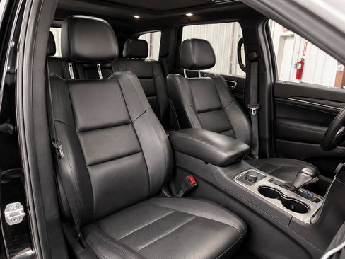 Used 2019 Jeep Grand Cherokee Limited w/ Luxury Group II AWD/4WD image 6